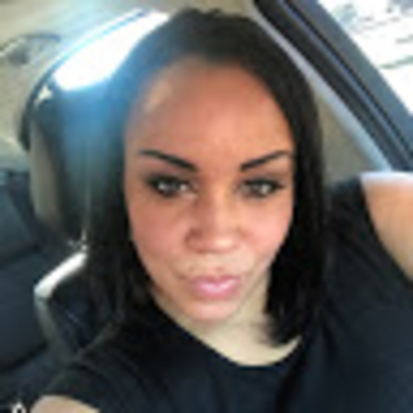 Meet your Posher, Katie - Picture 1 of 1